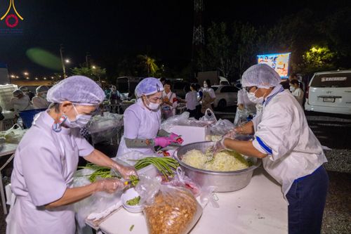 ภาพ No.113588:พิธีถวายภัตตาหารเป็นสังฆทาน แด่คณะพระธรรมยาตรา ปีที่ 12 วันที่ 17 มกราคม พ.ศ. 2567 ณ วัดโบสถ์(บน) บางคูเวียง จ.นนทบุรี