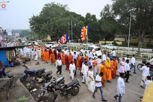 ภาพ No.263467:วันที่ 18 ตุลาคม พ.ศ. 2568 พิธีแห่กฐิน และกฐินสมทบหลวงพ่อ ธัมมชโย  ถวายแด่ วัดพุทธภูมิ เมืองโภปาล รัฐมัธยประเทศ ประเทศอินเดีย 