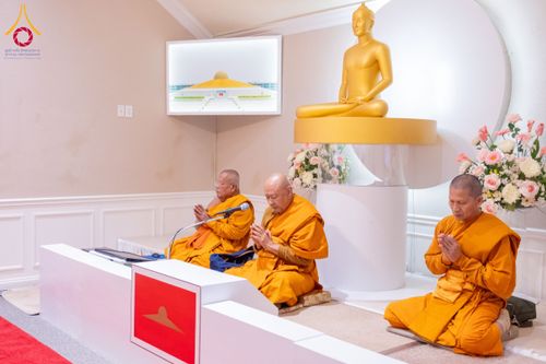 ภาพ No.135429:พิธีเจริญพระพุทธมนต์สมโภช แก้วบรมจักรพรรดิรัตนอนันต์ สถาปนาอาคารปฏิบัติธรรม แก้วธรรมชัยรัตนอนันต์ บูชาธรรมเนื่องในโอกาสอายุวัฒนมงคล 80 ปี หลวงพ่อธัมมชโย (22 เมษายน พ.ศ. 2567) วันพุธที่ 3 เมษายน พ.ศ. 2567 ณ วัดพระธรรมกายเทนเนสซี ประเทศสหรัฐอเมริกา