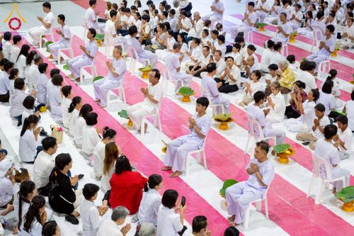 ภาพ No.230678:วันที่ 29 มิถุนายน พ.ศ.2568 พิธีตัดปอยผมและปลงผมนาคธรรมทายาท โครงการบรรพชาอุปสมบทหมู่ รุ่นเข้าพรรษา ณ วิหารคด วัดพระธรรมกาย