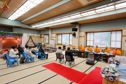 ภาพ No.131730:พิธีโปรยรัตนชาติ สถาปนาสวนป่าสมาธิ วัดป่าธรรมกายนานาชาติโทชิหงิ ประเทศญี่ปุ่น วันที่ 23 มีนาคม พ.ศ. 2567