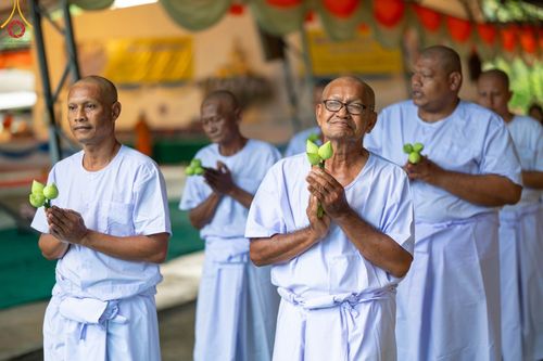 ภาพ No.101296:พิธีบรรพชาธรรมทายาท ในโครงการอุปสมบทบูชาธรรม มหาปูชนียาจารย์ พ.ศ. 2566 ณ วัดท่าสุวรรณ จ.ราชบุรี วันที่ 6 ธันวาคม พ.ศ. 2566