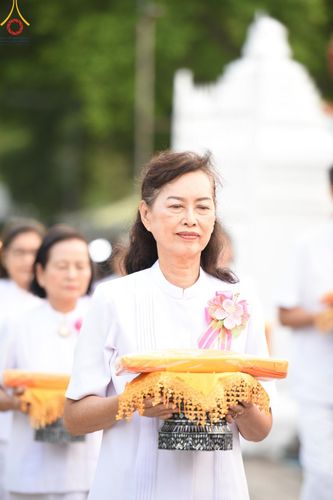 ภาพ No.135529:พิธีขอขมามอบผ้าไตร, พิธีบรรพชาสามเณร ในโครงการบรรพชาสามเณร ฟื้นฟูพระพุทธศาสนาทั่วไทย ณ วัดพระพุทธบาท ราชวรมหาวิหาร อ.พระพุทธบาท จ.สระบุรี วันที่ 6 เมษายน พ.ศ. 2567