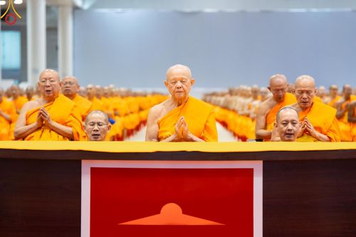 ภาพ No.59187:พิธีเจริญพระพุทธมนต์ ถวายภัตตาหารเป็นสังฆทาน เนื่องในวาระอายุวัฒนมงคล 80 ปี หลวงพ่อธัมมชโย ณ สภาธรรมกายสากล วัดพระธรรมกาย วันพุธที่ 24 เมษายน พ.ศ.2567