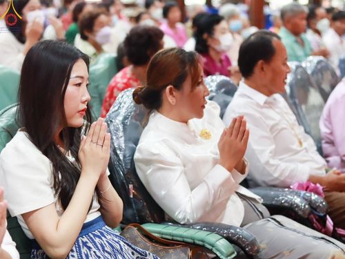 ภาพ No.164947:พิธีทอดกฐิน ณ วัดสัปรสเทศ อ.ศรีประจันต์ จ.สุพรรณบุรี  ในโครงการกฐินสามัคคีทั่วไทย 30,000 วัด บูชาธรรม 80 ปี หลวงพ่อธัมมชโย โดยคณะศิษยานุศิษย์วัดพระธรรมกาย วันที่ 20 ตุลาคม พ.ศ. 2567