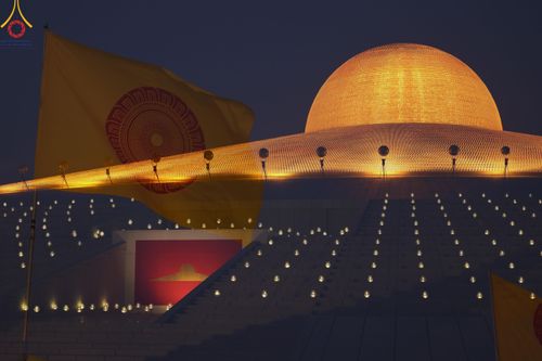 ภาพ No.122179:พิธีจุดประทีปถวายเป็นพุทธบูชา และบูชาธรรมมหาปูชนียาจารย์ พระมงคลเทพมุนี(สด จนฺทสโร) ในโครงการธรรมยาตรา กตัญญูบูชา มหาปูชนียาจารย์ พระมงคลเทพมุนี(สด จนฺทสโร) พระผู้ปราบมาร อนุสรณ์สถาน 7 แห่ง ปีที่ 12 วันที่ 31 มกราคม พ.ศ. 2567 ณ วัดพระธรรมกาย จ.ปทุมธานี (