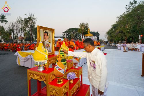 ภาพ No.208613:ตักบาตรพระ 1,743 รูป ครบรอบ 743 ปี นครน่าน ถวายเป็นพุทธบูชา น้อมบุญกุศลอุทิศให้บรรพบุรุษ วันอาทิตย์ ที่ 16 กุมภาพันธ์ พ.ศ. 2568 ณ ถนนคนเดินข่วงเมืองน่าน ต.ในเวียง อ.เมือง จ.น่าน