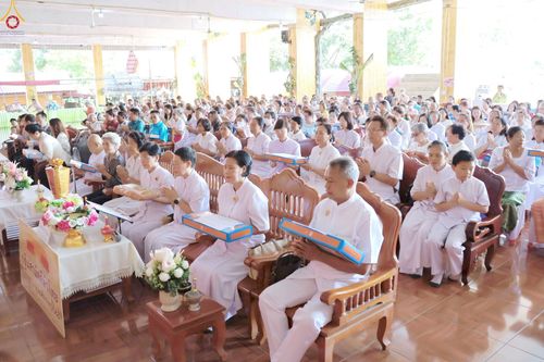 ภาพ No.265553:วันที่ 25 ตุลาคม พ.ศ. 2568 พิธีทอดกฐินสามัคคีทั่วไทย ณ วัดบางพึ่ง อ.พระประแดง จ.สมุทรปราการ โดยคณะศิษยานุศิษย์ บูชาธรรม 81 ปี หลวงพ่อธัมมชโย