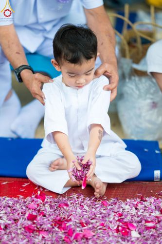 ภาพ No.120272:พิธีต้อนรับพระธรรมยาตรา ในโครงการธรรมยาตรา กตัญญูบูชา มหาปูชนียาจารย์ พระมงคลเทพมุนี(สด จนฺทสโร) พระผู้ปราบมาร อนุสรณ์สถาน 7 แห่ง ปีที่ 12 วันที่ 28 มกราคม พ.ศ. 2567 ณ วัดพระธรรมกาย จ.ปทุมธานี (ชุดที่ 2)