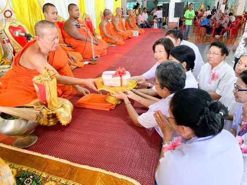 ภาพ No.176466:พิธีทอดกฐิน ณ วัดแก้วกระจ่าง ต.สีบัวทอง อ.แสวงหา จ.อ่างทอง ในโครงการกฐินสามัคคีทั่วไทย 30,000 วัด บูชาธรรม 80 ปี หลวงพ่อธัมมชโย โดยคณะศิษยานุศิษย์วัดพระธรรมกาย วันที่ 27 ตุลาคม พ.ศ. 2567