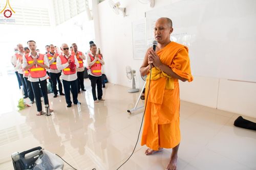 ภาพ No.108613:V.6 บุญเข้า การเตรียมงาน เก็บงาน การรับบุญของเจ้าหน้าที่หน่วยงานต่างๆ เพื่อโครงการธรรมยาตรา กตัญญูบูชามหาปูชนียาจารย์ พระมงคลเทพมุนี (สด จนฺทสโร) พระผู้ปราบมาร อนุสรณ์สถาน 7 แห่ง ปีที่ 12 ระหว่างวันที่ 2 - 31 มกราคม พ.ศ.2567