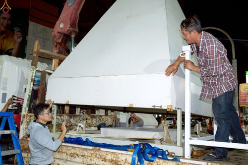 ภาพ No.237298:วันที่ 9-10 สิงหาคม พ.ศ. 2568 การเตรียมงาน เก็บงาน ของเจ้าหน้าที่ทุกสถานะ ในงานมหาสังฆทาน ตักบาตรพระ 10,000 รูป ใจกลางเมืองหาดใหญ่ จ.สงขลา