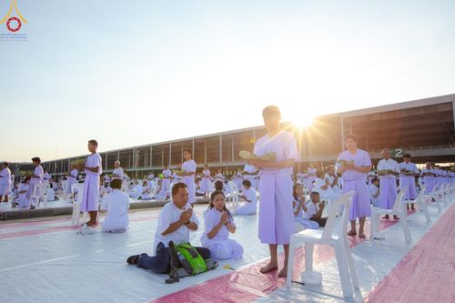 ภาพ No.179955:พิธีปลงผมนาคธรรมทายาท ในโครงการอุปสมบทหมู่ บูชาธรรมมหาปูชนียาจารย์ (ศูนย์อบรมวัดพระธรรมกาย) วันที่ 1 ธันวาคม พ.ศ. 2567 ณ ลานธรรมหารัตนวิหารคด วัดพระธรรมกาย จ.ปทุมธานี