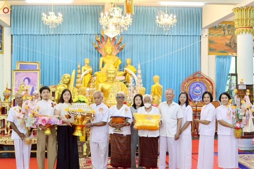 ภาพ No.257640:วันที่ 17 ตุลาคม พ.ศ. 2568 พิธีทอดกฐินสามัคคีทั่วไทย 30,000 วัด โดยคณะศิษยานุศิษย์ บูชาธรรม 81 ปี หลวงพ่อธัมมชโย ณ วัดกะทมวนาราม ต.นาบัว อ.เมืองสุรินทร์ จ.สุรินทร์