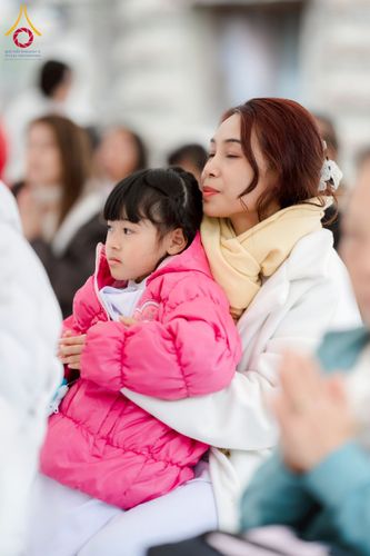 ภาพ No.220843:วันที่ 13 เมษายน พ.ศ. 2568 พิธีโปรยรัตนชาติปฐมเริ่มสถาปนาเจดีย์ และ พิธีเปิดหมู่บ้านปฏิบัติธรรม เพื่อการบรรลุธรรม ณ วัดป่าธรรมกายนานาชาติโทชิหงิ  ประเทศญี่ปุ่น