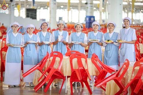 ภาพ No.160989:พิธีถวายภัตตาหารเมนูสวรรค์ ในพรรษาแห่งการเข้าถึงธรรม วันที่ 10 ตุลาคม พ.ศ. 2567 ณ สภาธรรมกายสากล วัดพระธรรมกาย