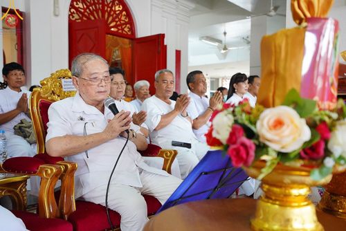 ภาพ No.172322:พิธีทอดกฐิน ณ วัดอมราวราราม แขวงคลองถนน เขตสายไหม กรุงเทพฯ ในโครงการกฐินสามัคคีทั่วไทย 30,000 วัด บูชาธรรม 80 ปี หลวงพ่อธัมมชโย โดยคณะศิษยานุศิษย์วัดพระธรรมกาย วันที่ 27 ตุลาคม พ.ศ. 2567