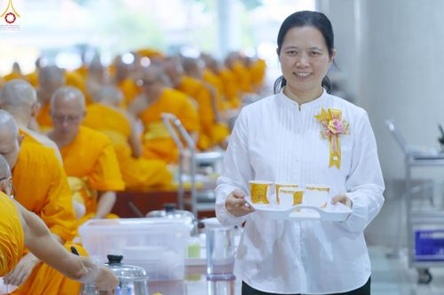 ภาพ No.234800:วันศุกร์ที่ 25 กรกฎาคม พ.ศ. 2568 (วันพระ แรม 15 ค่ำ เดือน 8) พิธีบุพเปตพลี ครั้งที่ 167 ร่วมอุทิศบุญแด่หมู่ญาติที่ล่วงลับไปแล้ว และสืบทอดอายุพระพุทธศาสนา ณ หอฉันคุณยายอาจารย์ฯ วัดพระธรรมกาย