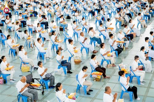 ภาพ No.271070:วันพุธที่ 20 พฤศจิกายน พ.ศ.2568 (วันพระ แรม 15 ค่ำ เดือน 12) พิธีบุพเปตพลี ครั้งที่ 173 ร่วมอุทิศบุญแด่หมู่ญาติที่ล่วงลับไปแล้ว และสืบทอดอายุพระพุทธศาสนา ณ หอฉันคุณยายอาจารย์ฯ วัดพระธรรมกาย