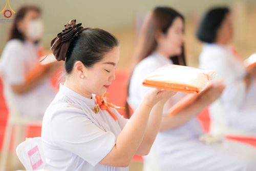 ภาพ No.99748:พิธีทอดผ้าป่า ต้นสมบัติจักรพรรดิ ในวันอาทิตย์ที่ 3 ธันวาคม พ.ศ. 2566 ณ สภาธรรมกายสากล วัดพระธรรมกาย จ.ปทุมธานี