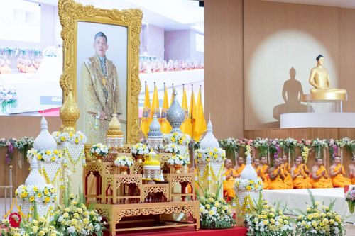 พิธีเจริญพระพุทธมนต์ ปฏิบัติธรรมเจริญสมาธิภาวนา เพื่อถวายเป็นพระราชกุศล แด่พระบาทสมเด็จพระเจ้าอยู่หัว เนื่องในโอกาสพระราชพิธีมหามงคล เฉลิมพระชนมพรรษา 6 รอบ 28 กรกฎาคม 2567 วันอาทิตย์ที่ 28 กรกฎาคม พ.ศ. 2567  ณ ห้องแก้วสารพัดนึก 2 สภาธรรมกายสากล