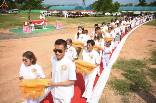 ภาพ No.90911:พิธีวางแผ่นพื้นคอนกรีต บรรจุดวงแก้ว และปฐมรัตนปฐวี ในบ่อมงคลมหาสมบัติ เพื่อสถาปนาอาคาร 80 ปี หลวงพ่อธัมมชโย วันอาทิตย์ที่ 15 ตุลาคม พ.ศ. 2566 ณ ศูนย์ปฎิบัติธรรมวิหารแดง จ.สระบุรี