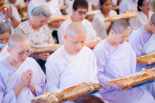 ภาพ No.176953:พิธีทอดกฐิน ณ วัดป่าบ้านเหล่า ต.ทุ่งก่อ อ.เวียงเชียงรุ้ง จ.เชียงราย ในโครงการทอดกฐินสามัคคีทั่วไทย 30,000 วัด บูชาธรรม 80 ปี หลวงพ่อธัมมชโย โดยคณะศิษยานุศิษย์วัดพระธรรมกาย วันที่ 26 ตุลาคม พ.ศ. 2567