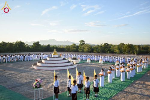 ภาพ No.278055:วันเสาร์ที่ 6 ธันวาคม พ.ศ. 2568 พิธีเวียนประทักษิณ ขอขมามอบผ้าไตร บรรพชาอุปสมบทหมู่ธรรมทายาท จำนวน 53 รูป โครงการอุปสมบทหมู่ รุ่นบูชาธรรมมหาปูชนียาจารย์ ประจำปี 2568 จังหวัดสระบุรี