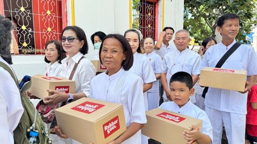ภาพ No.172241:พิธีทอดกฐิน ณ วัดรวกสุทธาราม แขวงบางขุนศรี เขตบางกอกน้อย กรุงเทพฯ ในโครงการกฐินสามัคคีทั่วไทย 30,000 วัด บูชาธรรม 80 ปี หลวงพ่อธัมมชโย โดยคณะศิษยานุศิษย์วัดพระธรรมกาย วันที่ 26 ตุลาคม พ.ศ. 2567