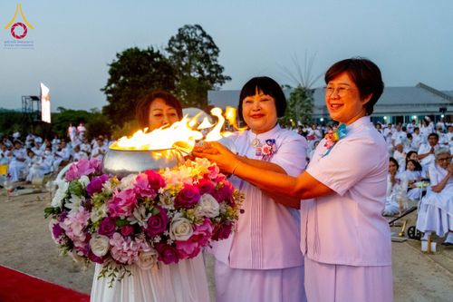 ภาพ No.275237:วันอาทิตย์ที่ 30 พฤศจิกายน พ.ศ. 2568 พิธีจุดประทีปถวายเป็นพุทธบูชา ณ ศูนย์ปฏิบัติธรรมระยอง (บ้านช่องลม)