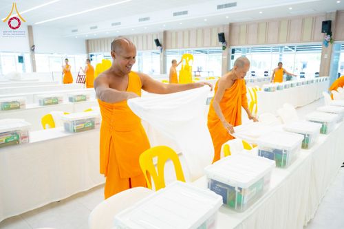 ภาพ No.212390:วันเสาร์ที่ 22 มีนาคม พ.ศ. 2568 พิธีถวายสังฆทานแด่คณะสงฆ์ 323 วัด ปีที่ 21 ครั้งที่ 175 พิธีมอบกองทุนหนุนแรงใจช่วยครูใต้ ปีที่ 18 ครั้งที่ 139 และพิธีทำบุญอุทิศส่วนกุศลให้ผู้วายชนม์ ณ ศูนย์ปฏิบัติธรรมภาคใต้ อำเภอบางกล่ำ จังหวัดสงขลา