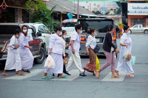 ภาพ No.85857:ตักบาตรพระนานาชาติ 10,000 รูป ใจกลางนครหาดใหญ่ จ.สงขลา วันอาทิตย์ที่ 20 สิงหาคม พ.ศ. 2566