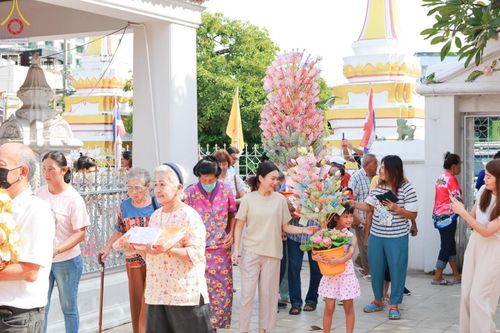 ภาพ No.169704:พิธีทอดกฐิน ณ วัดบางขุนนนท์ เขตบางกอกน้อย จ.กรุงเทพมหานคร ในโครงการกฐินสามัคคีทั่วไทย 30,000 วัด บูชาธรรม 80 ปี หลวงพ่อธัมมชโย โดยคณะศิษยานุศิษย์วัดพระธรรมกาย วันที่ 26 ตุลาคม พ.ศ. 2567