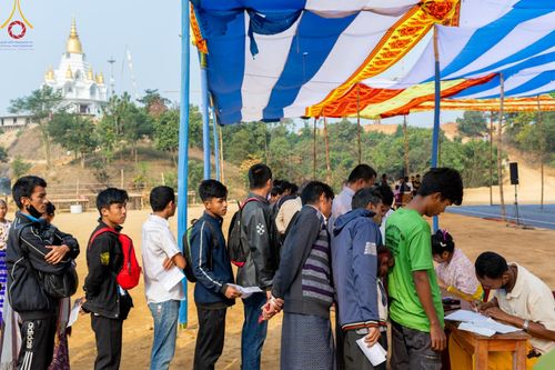 ภาพ No.127555:Photo Story ปฐมบรรพชาชาวพุทธมาร์มา Episode 2/5 วันที่ 6-7 กุมภาพันธ์ พ.ศ. 2567  โครงการบรรพชาครั้งประวัติศาสตร์ แห่งเทือกเขาจิตตะกอง  ครั้งแรกของชาวพุทธมาร์มา บังกลาเทศ บูชาธรรม 80 ปีหลวงพ่อธัมมชโย ณ วัดธัมจักร อรัญกุฏิ เมืองรัมการ์ คาร์กาชารี บังกลาเทศ