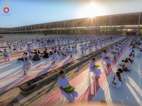 ภาพ No.274709:วันอาทิตย์ที่ 30 พฤศจิกายน พ.ศ. 2568 พิธีปลงผม โครงการอุปสมบทบูชาธรรมมหาปูชนียาจารย์ ปี 2568 ณ ลานธรรมพระมหาธรรมกายเจดีย์ ฝั่งทิศตะวันตก ระหว่างวิหารคดหมายเลข 8 และ 9 วัดพระธรรมกาย