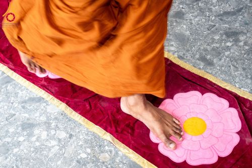 ภาพ No.175820:พิธีทอดผ้าป่าสมทบกฐิน ณ วัดศรีสุมนะ วิเวกรามายา เมืองมาตะเล ศรีลังกา โดยมูลนิธิธรรมกาย ในนามหลวงพ่อธัมมชโย วันที่ 8 พฤศจิกายน พ.ศ. 2567