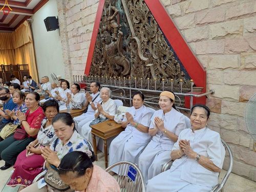 ภาพ No.253794:วันที่ 12 ตุลาคม พ.ศ. 2568 พิธีทอดกฐินสามัคคีทั่วไทย 30,000 วัด โดยคณะศิษยานุศิษย์ บูชาธรรม 81 ปี หลวงพ่อธัมมชโย ณ วัดสะพาน เขตคลองเตย กรุงเทพฯ