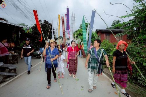 ภาพ No.253747:วันที่ 12 ตุลาคม พ.ศ. 2568 พิธีทอดกฐินสามัคคีทั่วไทย 30,000 วัด โดยคณะศิษยานุศิษย์ บูชาธรรม 81 ปี หลวงพ่อธัมมชโย ณ วัดดอยคำ ตำบลทากาศ  อำเภอแม่ทา จังหวัดลำพูน