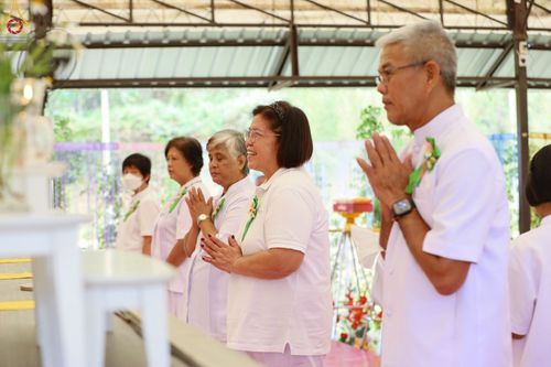 ภาพ No.76836:พิธีทอดผ้าป่าแก้วสำเร็จ เพื่อปูพื้นอาคารอเนกประสงค์ทั้ง 4 หลัง วันอาทิตย์ที่ 26 กุมภาพันธ์ พ.ศ. 2566 ณ ศูนย์ปฏิบัติธรรมนานาชาติเบตง จ.ยะลา