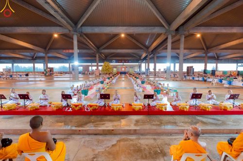 ภาพ No.214551:วันศุกร์ที่ 4 เมษายน พ.ศ.2568 นาคธรรมทายาทตักบาตรพระพี่เลี้ยง ในโครงการบรรพชาสามเณร ฟื้นฟูพระพุทธศาสนาทั่วไทย ณ วิหารคด 22 วัดพระธรรมกาย