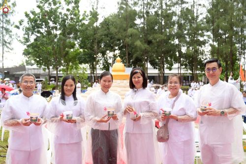 ภาพ No.238305:วันเสาร์ที่ 9 สิงหาคม พ.ศ. 2568 พิธีกลั่นแผ่นดิน โปรยทราย และจุดประทีปถวายเป็นพุทธบูชา จ.ระยอง สถาปนาองค์พระเจดีย์เพื่อสร้างสันติภาพโลก ณ ศูนย์ปฏิบัติธรรมระยอง(บ้านช่องลม) ต.บางบุตร อ.บ้านค่าย จ.ระยอง