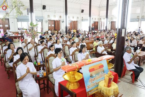 ภาพ No.171181:พิธีทอดกฐิน ณ วัดดาวดึงษ์ อ.อัมพวา จ.สมุทรสงคราม ในโครงการกฐินสามัคคีทั่วไทย 30,000 วัด บูชาธรรม 80 ปี หลวงพ่อธัมมชโย โดยคณะศิษยานุศิษย์วัดพระธรรมกาย วันที่ 27 ตุลาคม พ.ศ. 2567