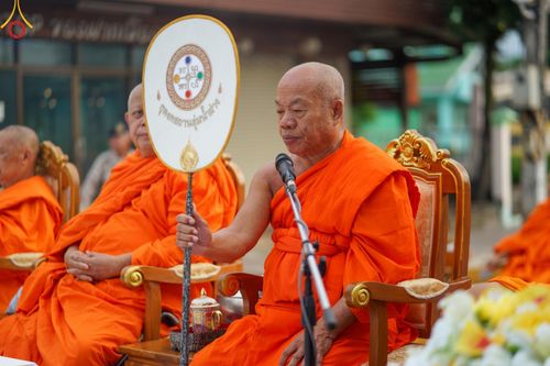 ภาพ No.146201:ตักบาตรพระ 1,384 รูป ทำบุญเมืองฝางครบรอบ 1,383 ปี ถวายเป็นพระราชกุศลแด่พระบาทสมเด็จพระเจ้าอยู่หัว เนื่องในโอกาสพระราชพิธีมหามงคล เฉลิมพระชนมพรรษา 6 รอบ 72 พรรษา วันเสาร์ที่ 27 กรกฎาคม พ.ศ.2567  ณ ถนนหน้าที่ว่าการอำเภอฝาง จ.เชียงใหม่