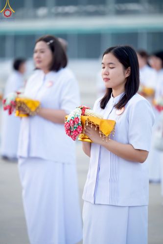 ภาพ No.216910:วันเสาร์ที่ 12 เมษายน พ.ศ. 2568 พิธีเวียนประทักษิณรอบพระมหาธรรมกายเจดีย์  พิธีวันทาเจดีย์ พิธีขอขมาและมอบผ้าไตร ในโครงการอุปสมบทหมู่ บูชาธรรมหลวงพ่อธัมมชโย, โครงการธรรมทายาท ระดับอุดมศึกษา รุ่นที่ 52 ,  โครงการบวชพระนานาชาติ AEC & WAB CEO รุ่นที่ 4 , ณ ว