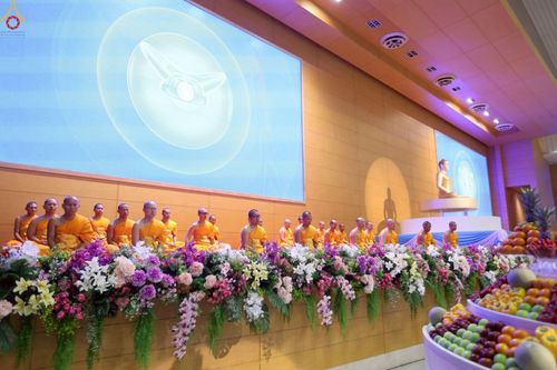 ภาพ No.236020:วันที่ 3 สิงหาคม พ.ศ. 2568 พิธีบูชาข้าวพระ ณ สภาธรรมกายสากล วัดพระธรรมกาย