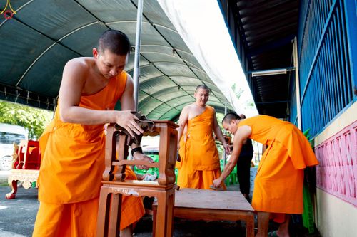 ภาพ No.234340:วันพฤหัสบดีที่ 24 กรกฎาคม พ.ศ. 2568 พิธีถวายสังฆทานแก่คณะสงฆ์ 323 วัด , พิธีมอบกองทุนหนุนแรงใจช่วยครูใต้ , พิธีทำบุญส่วนกุศลแด่ผู้วายชนม์ ในเหตุการณ์ความไม่สงบ 4 จังหวัด ชายแดนภาคใต้ (ปัตตานี , ยะลา , นราธิวาส , สงขลา) ปีที่ 21 ครั้งที่ 179 ณ วัดเวฬุวัน 