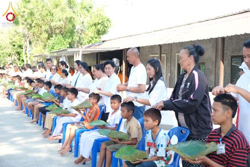 ภาพ No.317300:วันอาทิตย์ที่ 29 มีนาคม พ.ศ. 2569 พิธีตัดปอยผมและปลงผม ว่าที่สามเณร ศูนย์อบรมเยาวชนนครปฐม