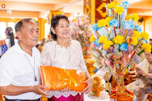 ภาพ No.254905:วันที่ 12 ตุลาคม พ.ศ. 2568 พิธีทอดกฐินสามัคคีทั่วไทย 30,000 วัด โดยคณะศิษยานุศิษย์ บูชาธรรม 81 ปี หลวงพ่อธัมมชโย ณ วัดตะคร้ำเอน อ.ท่ามะกา  จ.กาญจนบุรี