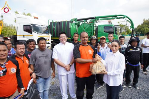 ภาพ No.159618:ฟื้นฟูเชียงราย! ปทุมธานีส่งเครื่องจักรกลสาธารณภัยลงพื้นที่อุทกภัยเร่งช่วยเหลือประชาชน วันที่ 29 กันยายน พ.ศ. 2567 ณ ลานจอดรถ P2 วัดพระธรรมกาย อ.คลองหลวง จ.ปทุมธานี