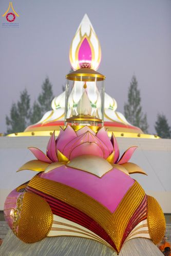 ภาพ No.191647:พระธรรมยาตราปฏิบัติธรรม และถ่ายภาพหมู่ประวัติศาสตร์ ณ อนุสรณ์สถานคลองบางนางแท่น อ.สามพราน จ.นครปฐม ในโครงการธรรมยาตรา กตัญญูบูชา มหาปูชนียาจารย์ พระมงคลเทพมุนี(สด จนฺทสโร) พระผู้ปราบมาร อนุสรณ์สถาน 7 แห่ง ปีที่ 13 วันที่ 8 มกราคม พ.ศ. 2568